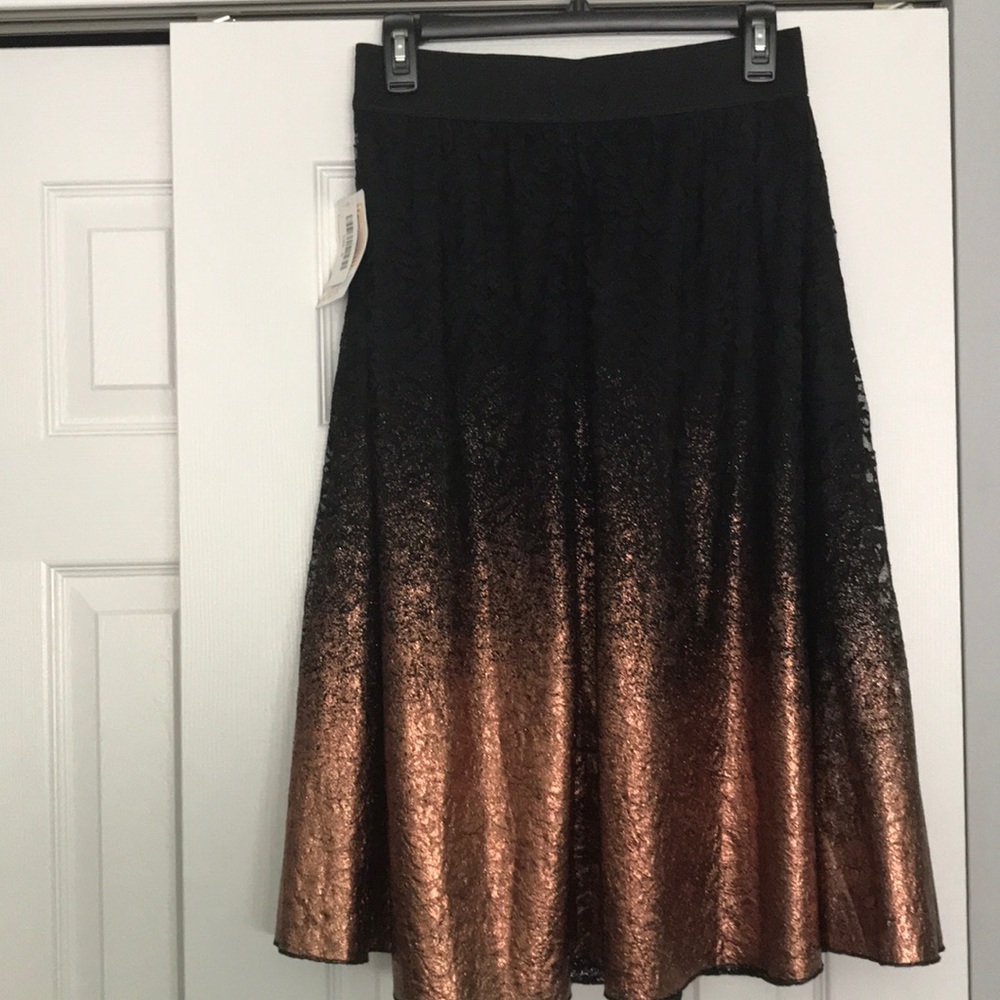 NEW - LuLaRoe Small Lola (E8)